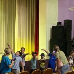 Состоялся театрализованный концерт образцовой студии музыкального развития "Школа виртуозов" для пришкольных лагерей